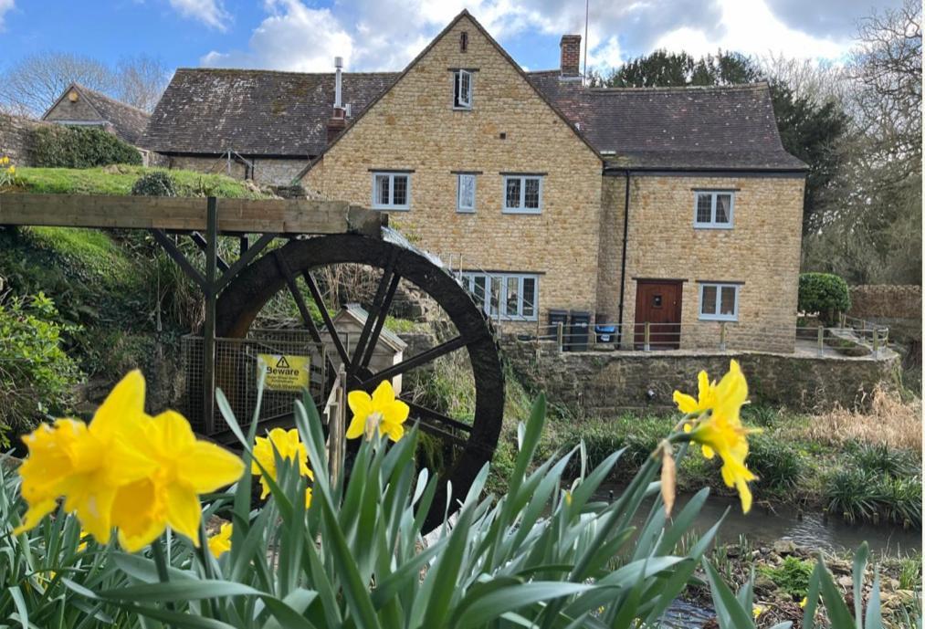 Гостевой дом Hewletts Mill Касл Кэйри Экстерьер фото